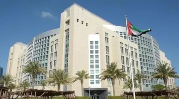 الإمارات تنفي نقل أو تحويل أي مبالغ مالية إلى إيران